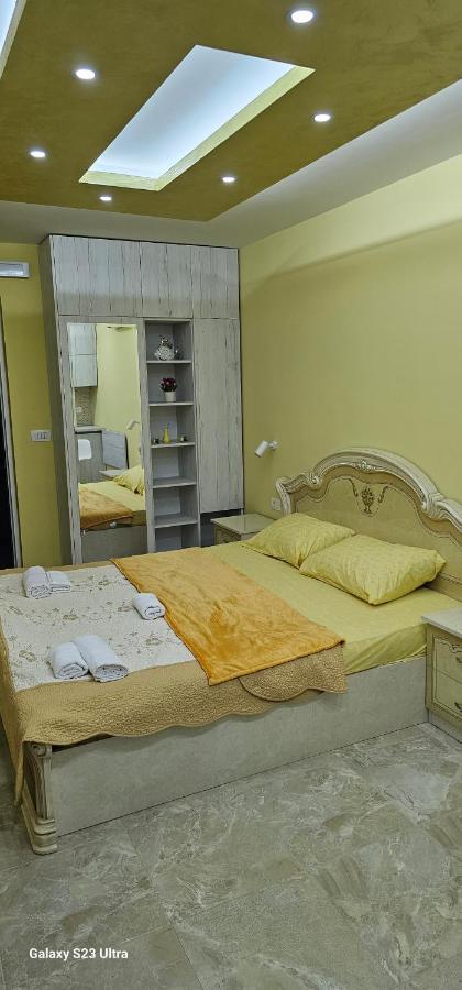 Ekonomic Apartmani Golubovci Esterno foto