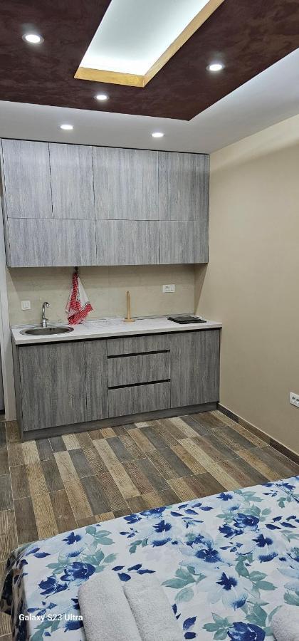 Ekonomic Apartmani Golubovci Esterno foto