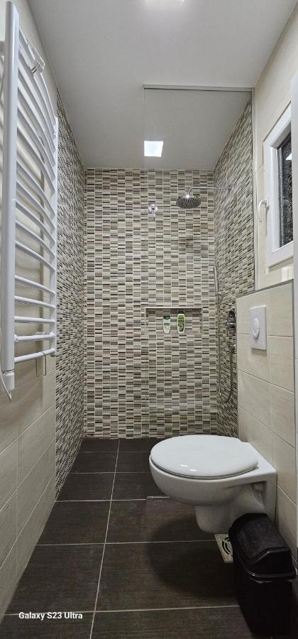 Ekonomic Apartmani Golubovci Esterno foto